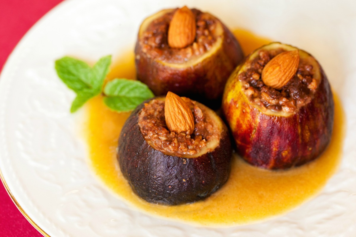 Vegan Fig Recipes
 Chocolate Stuffed Figs in Date Orange Sauce [Vegan] e