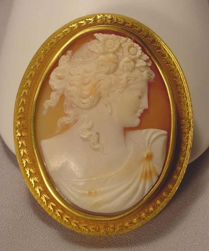 Victorian Brooches
 Antique Exquisite 14k Gold Victorian Cameo Brooch