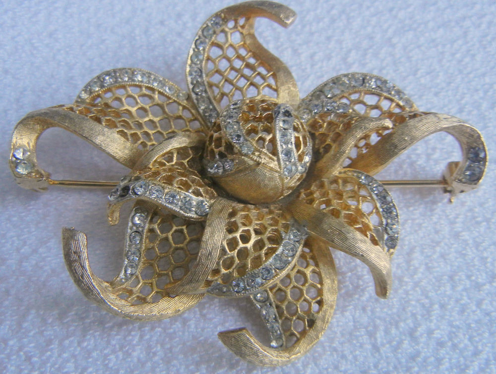 Vintage Pins
 Vintage Kramer Crystal Clear Rhinestone Flower Brooch Pin