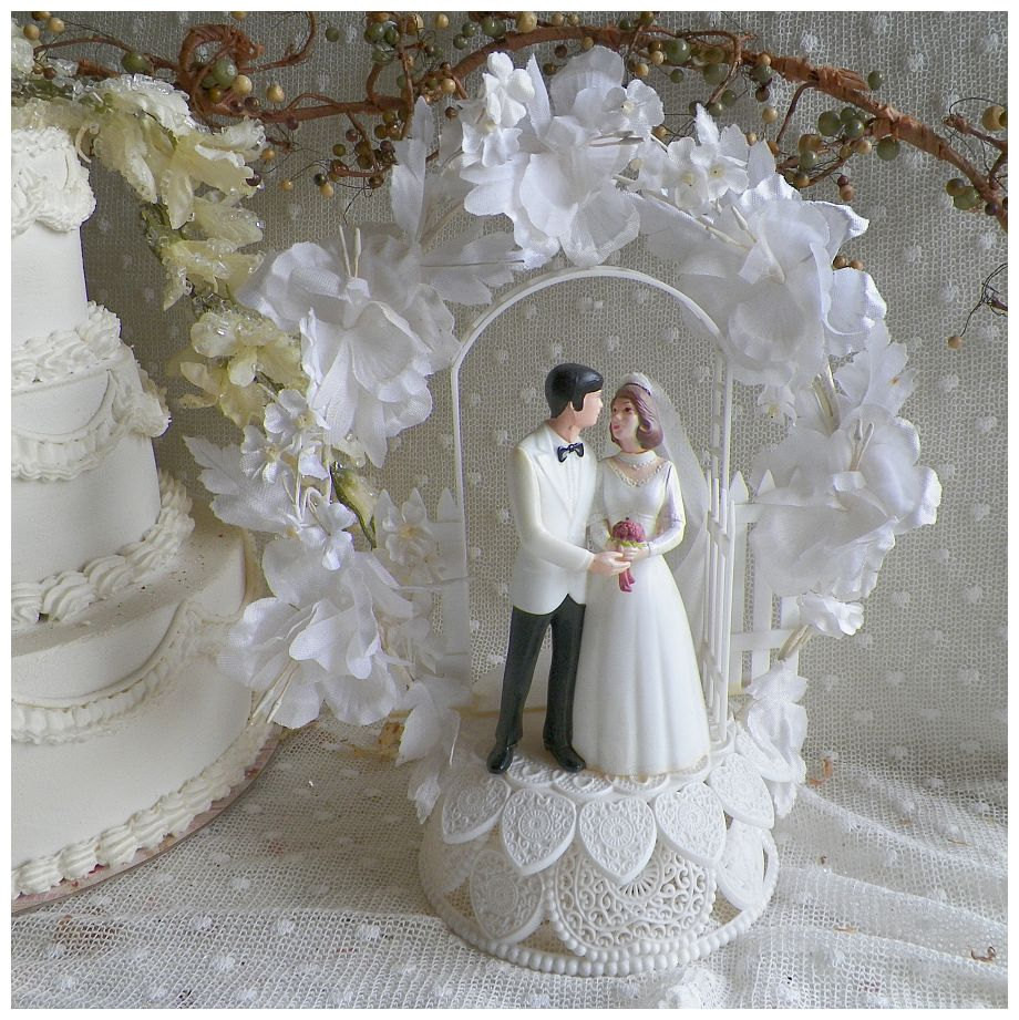 Vintage Wedding Cake Topper
 Vintage Wilton Wedding Cake Topper