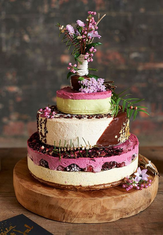 Wedding Cakes Images
 20 Delicious & Unique Alternatives to the Traditional