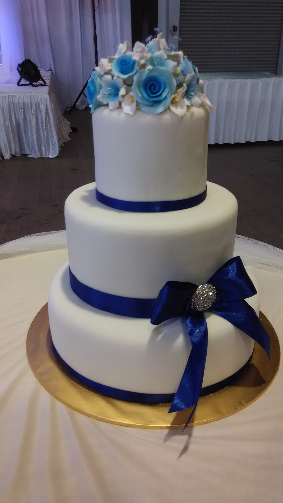Wedding Cakes Images
 jujucupcakes Royal Blue and Purple themed wedding cakes