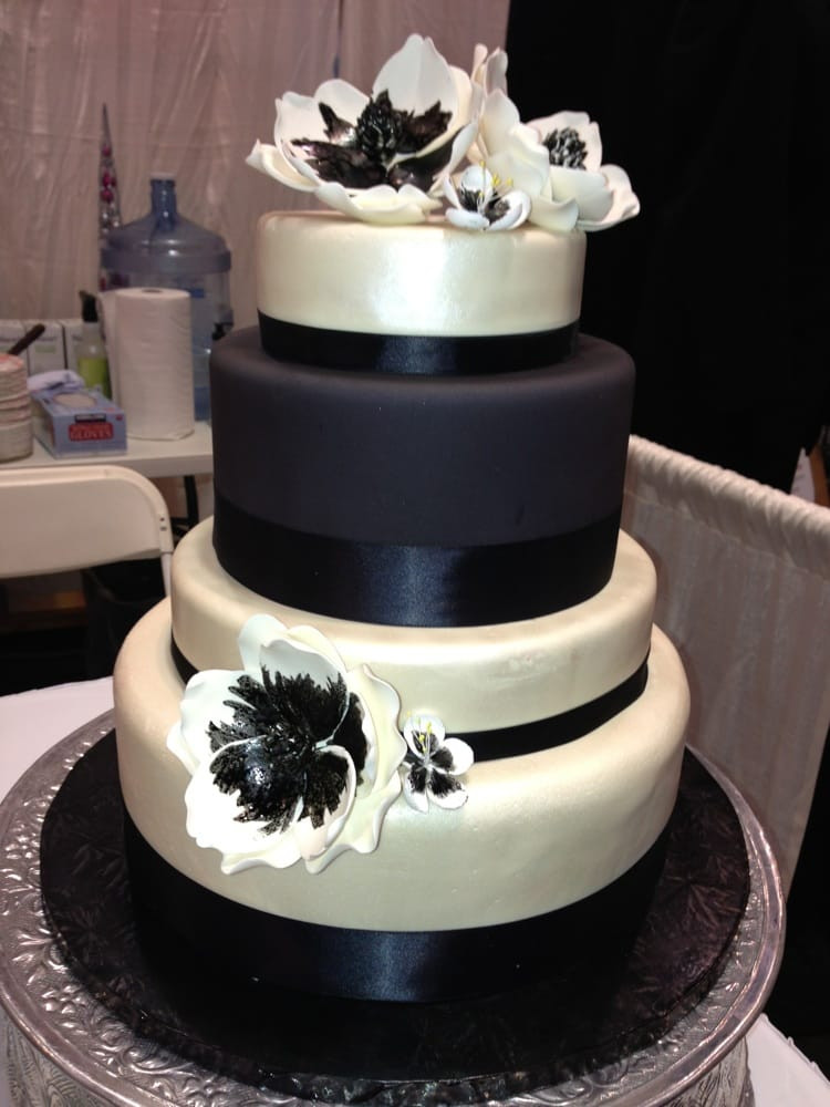 Wedding Cakes San Jose
 Black and white wedding cake San Jose