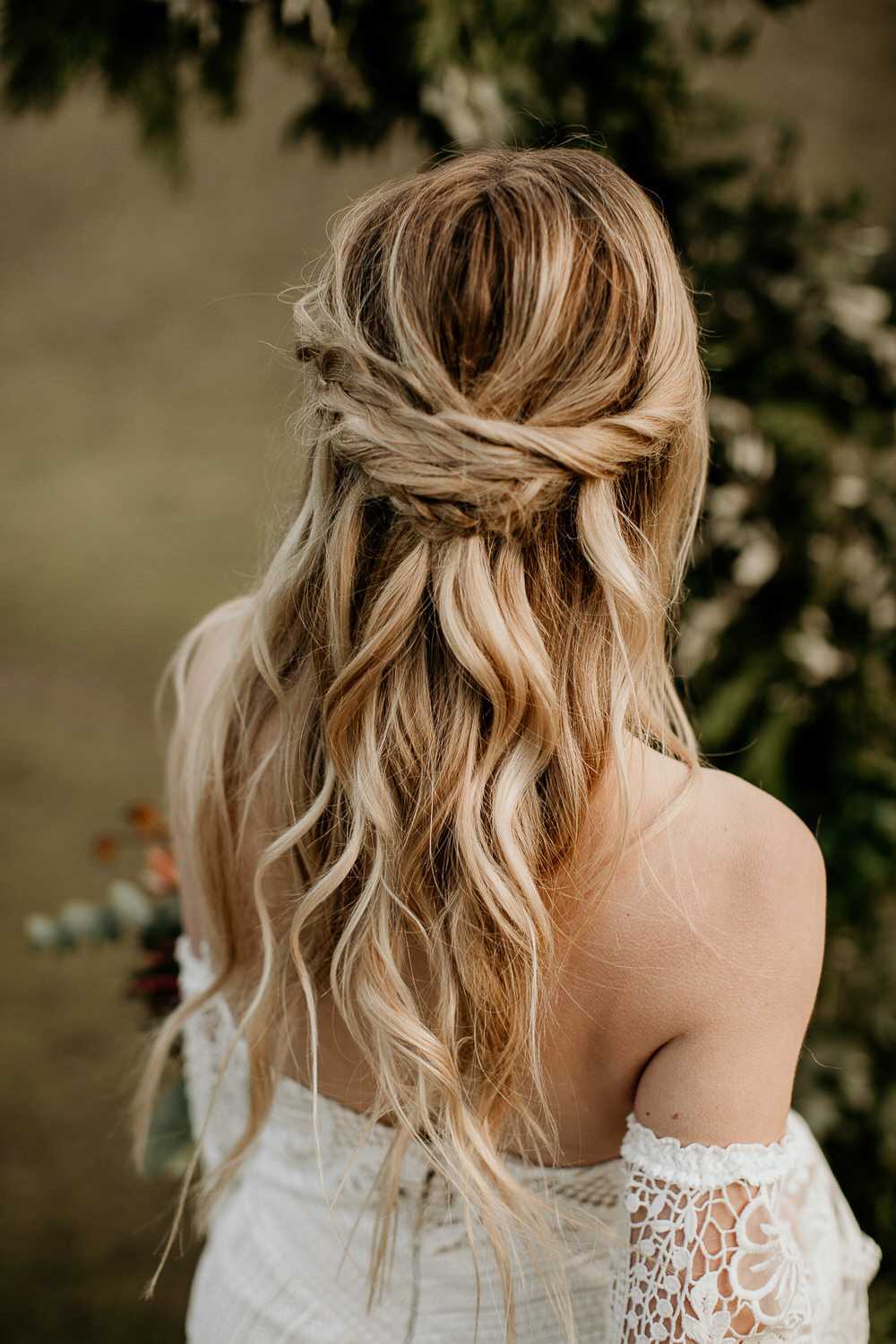 Wedding Down Hairstyles
 Beautiful Bridal Half Up Half Down Wedding Hair Inspiration