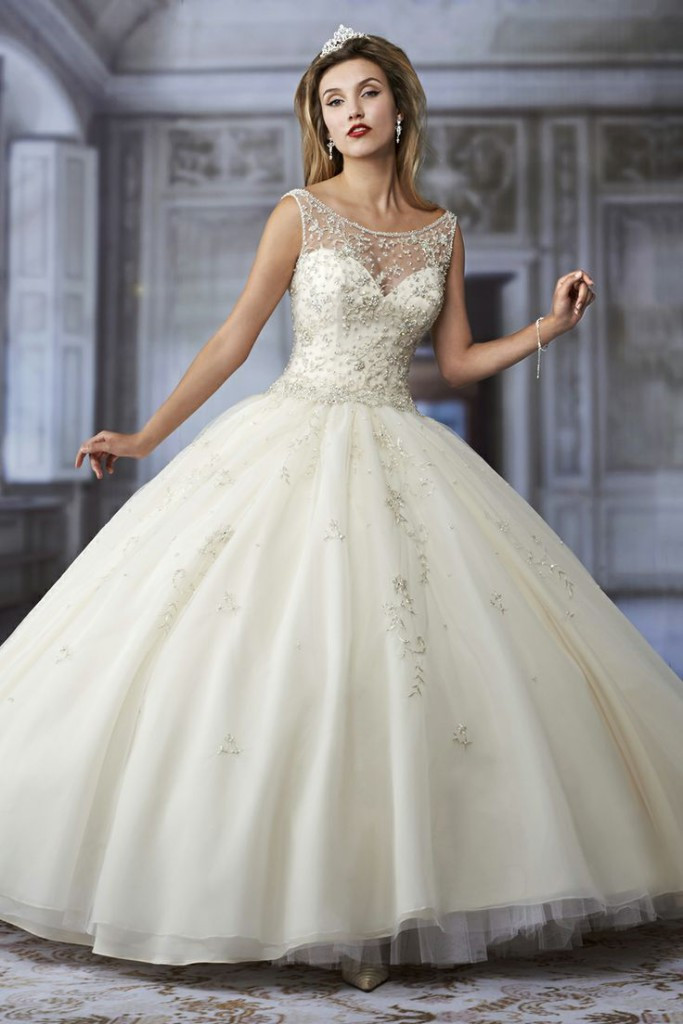 Wedding Dress Online
 fbeat Gowns for Indian Brides