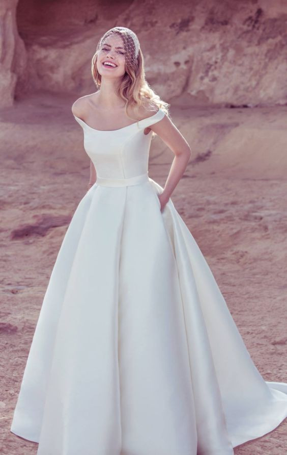 Wedding Dresses With Pockets
 30 Effortlessly Chic Wedding Dresses With Pockets