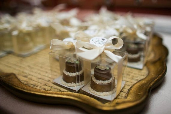 Wedding Favor Candy
 Where to find chocolate wedding cake favors