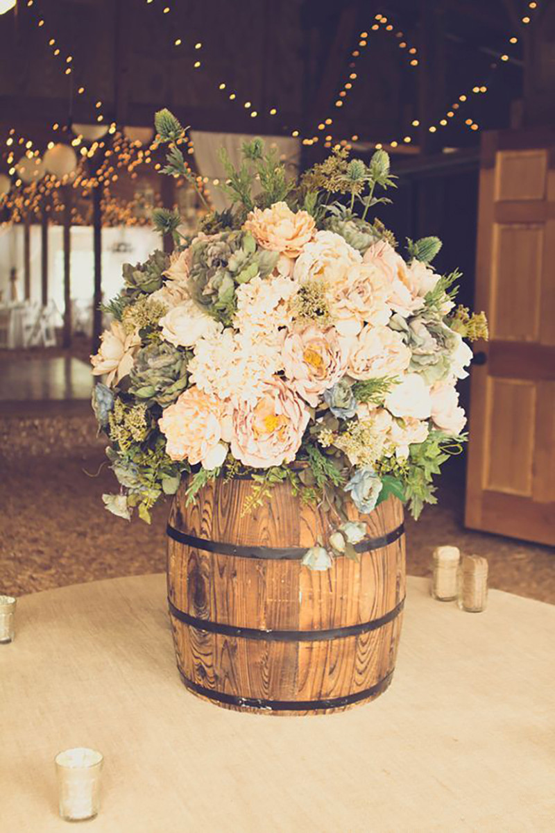 Wedding Flower Arrangement Ideas
 The best wedding flowers for barn weddings Mythe Barn