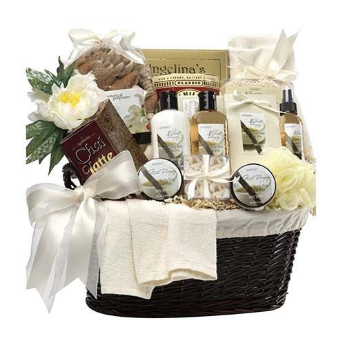 Wedding Gift Basket Ideas For Bride And Groom
 Lovely Wedding Gifts for Bride and Groom
