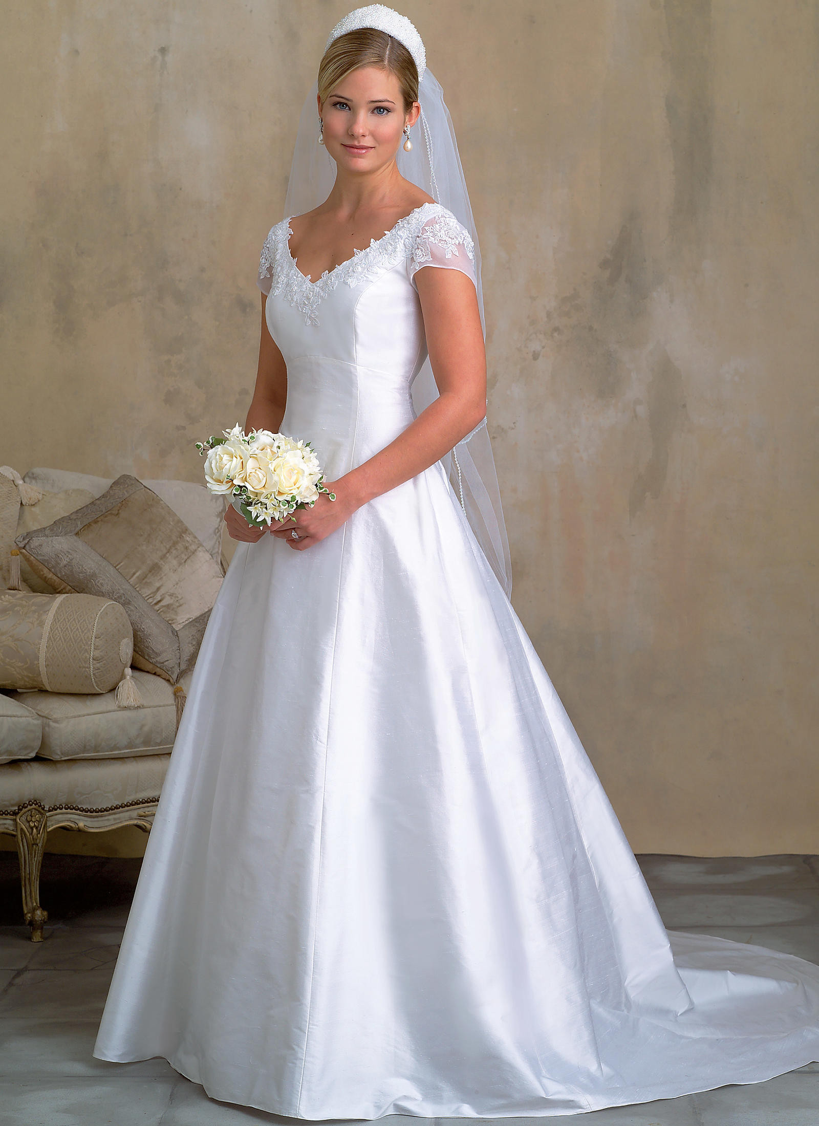 Wedding Gown Sewing Patterns
 Links to over twenty in print bridal gown sewing patterns