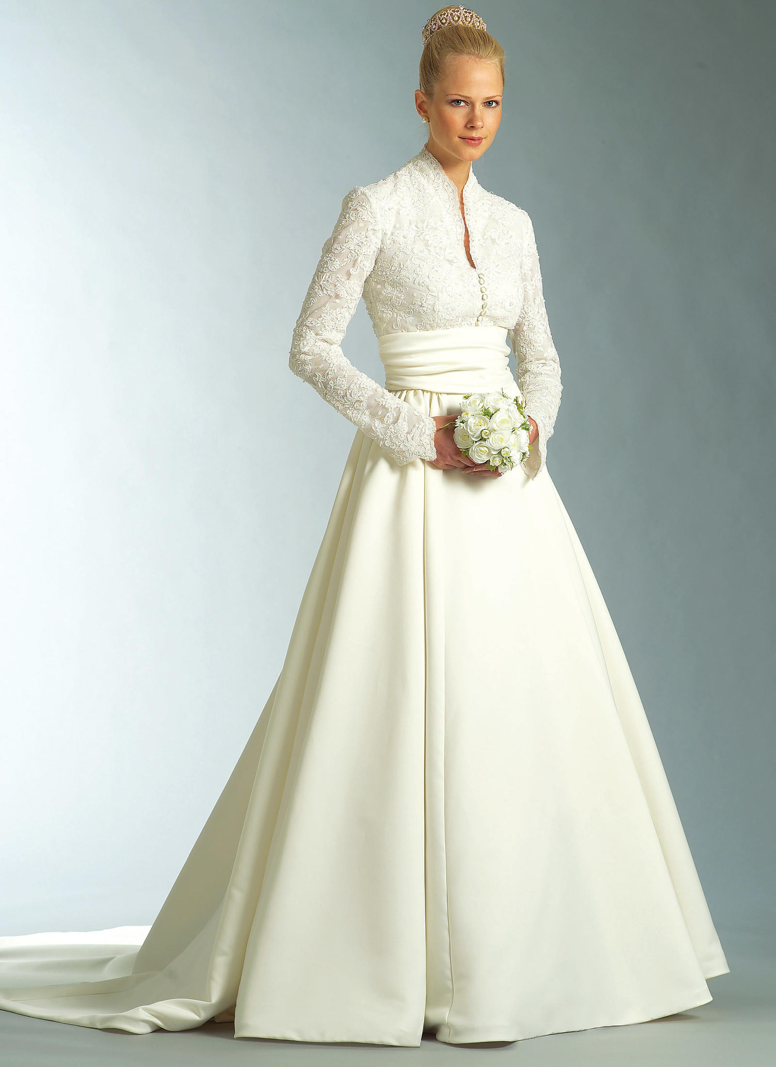 Wedding Gown Sewing Patterns
 Links to over twenty in print bridal gown sewing patterns