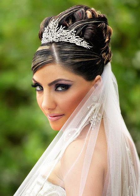 Wedding Hair With Veil And Tiara
 Long Wedding Hairstyles with Veils and Tiaras Knot For Life