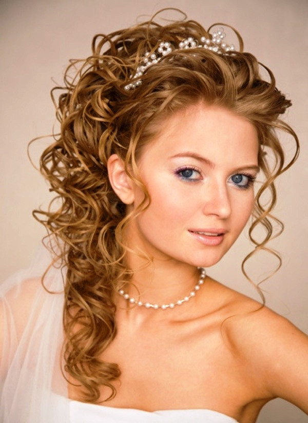 Wedding Hairstyle Curls
 23 Perfect Curly Wedding Hairstyles Ideas Feed Inspiration