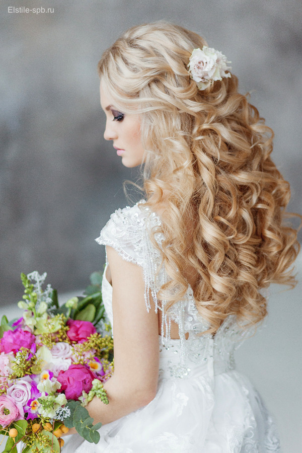 Wedding Hairstyles Bridesmaid
 25 Romantic Long Wedding Hairstyles Using Flowers