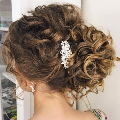 Wedding Hairstyles Curled
 20 Soft and Sweet Wedding Hairstyles for Curly Hair 2020