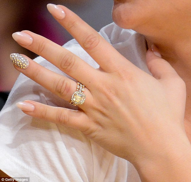 Wedding Nails Games
 Kaley Cuoco proudly displays wedding and engagement rings