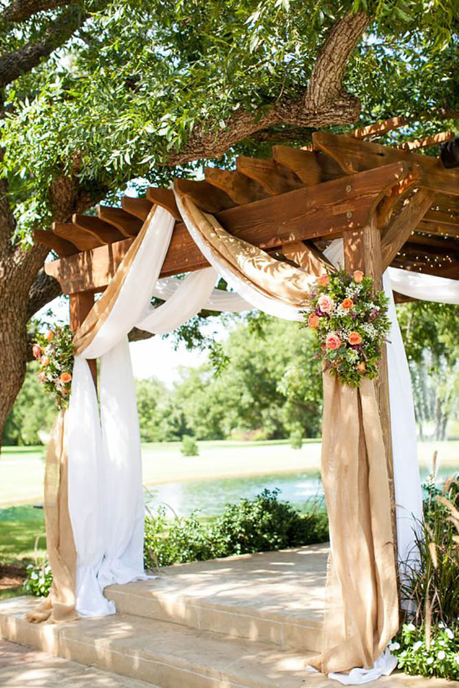 Wedding Pergola DIY
 25 Chic And Easy Rustic Wedding Arch Ideas For DIY Brides