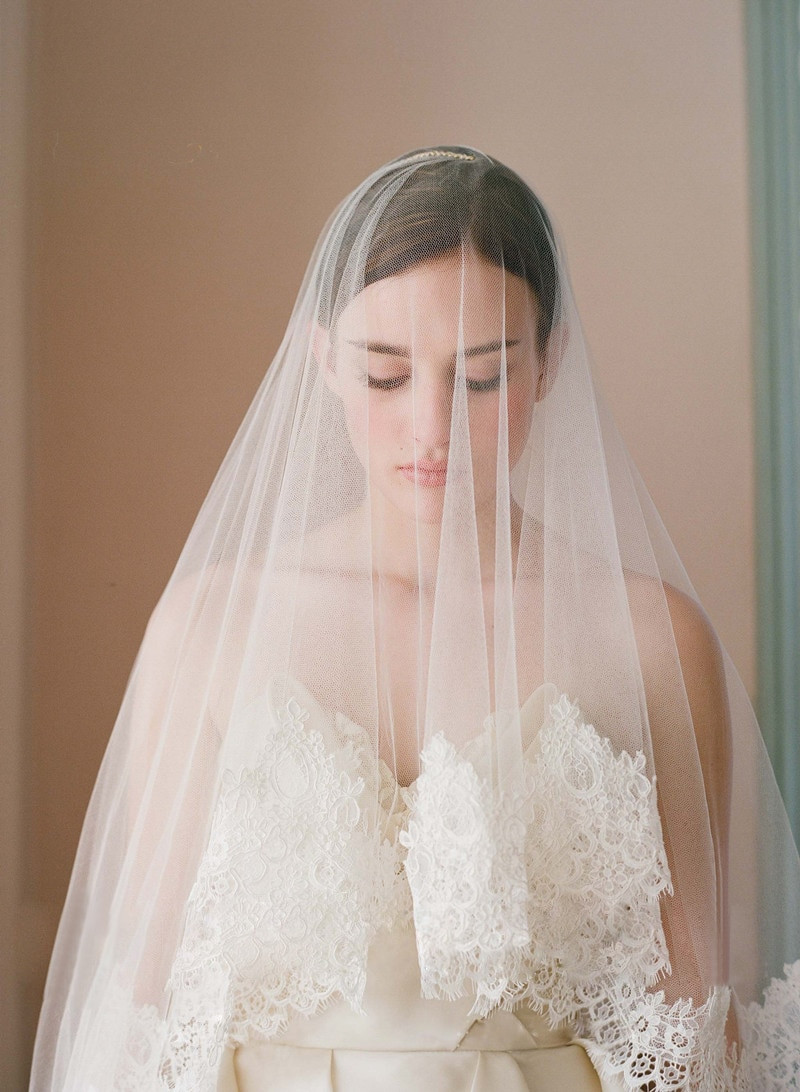 Wedding Veil Covering Face
 Fingertip Bridal Short Veil 1 5X1 5M High QualityTulle