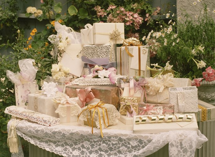 What To Give As A Wedding Gift
 How to Choose a Wedding Gift — Tips to Buy Wedding Gift