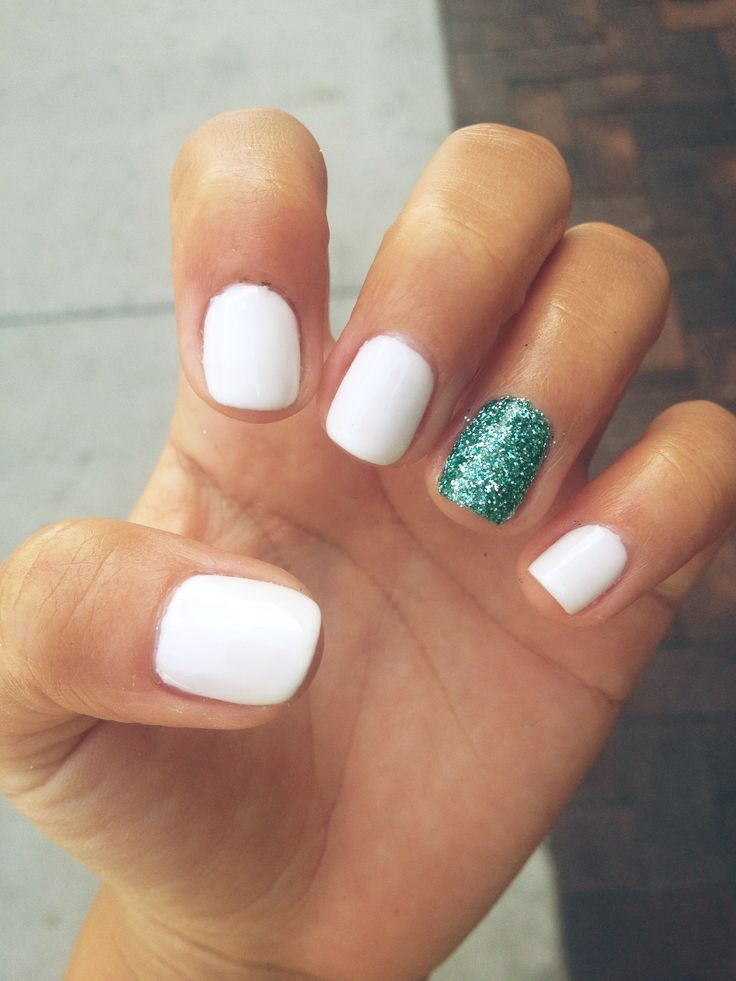 White And Glitter Nails
 55 Most Beautiful And Easy Glitter Accent Nail Art Ideas