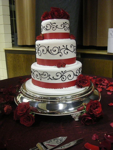 White And Red Wedding Cakes
 Amazing Red Black And White Wedding Cakes [27 Pic