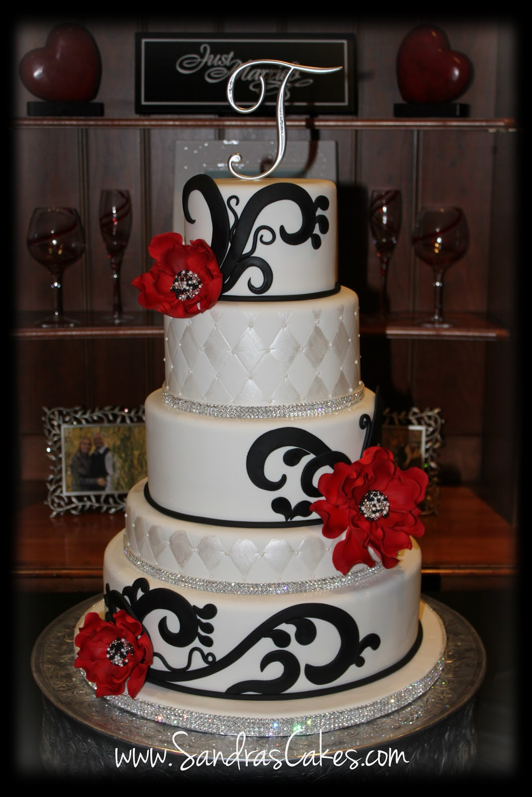 White And Red Wedding Cakes
 Red Black and White Wedding Cake