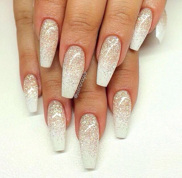 White Glitter Ombre Nails
 White Glitter Ombré Nails CLAWS