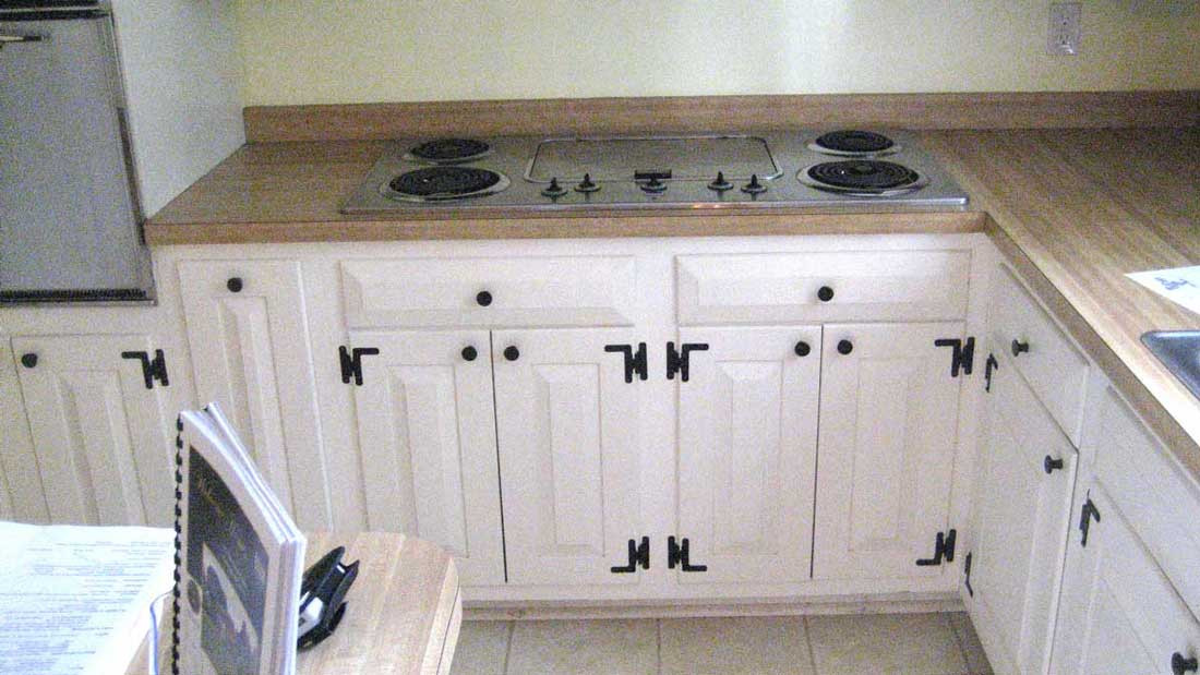 White Kitchen Cabinet Hinges
 White Cabinets with Dark Cabinet Hardware and Cabinet