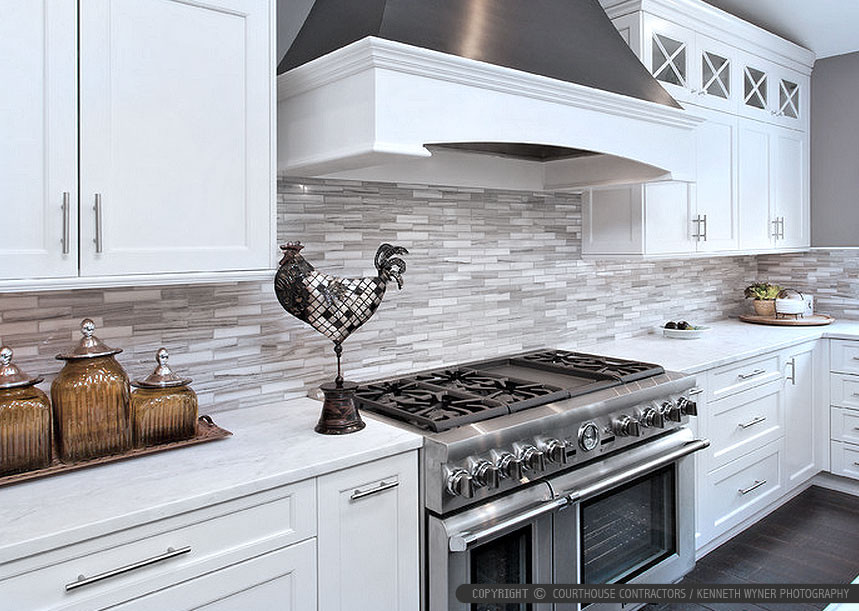 White Kitchen Tile Backsplash
 White Modern Kitchen with Marble Subway Tile Backsplash