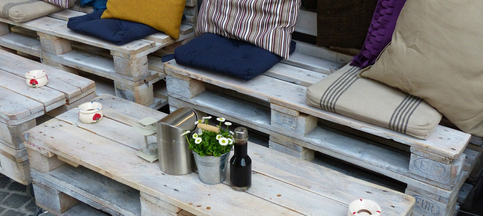 Wood Pallets Furniture DIY
 11 DIY Wood Pallet Ideas To Make Space In Your Apartment