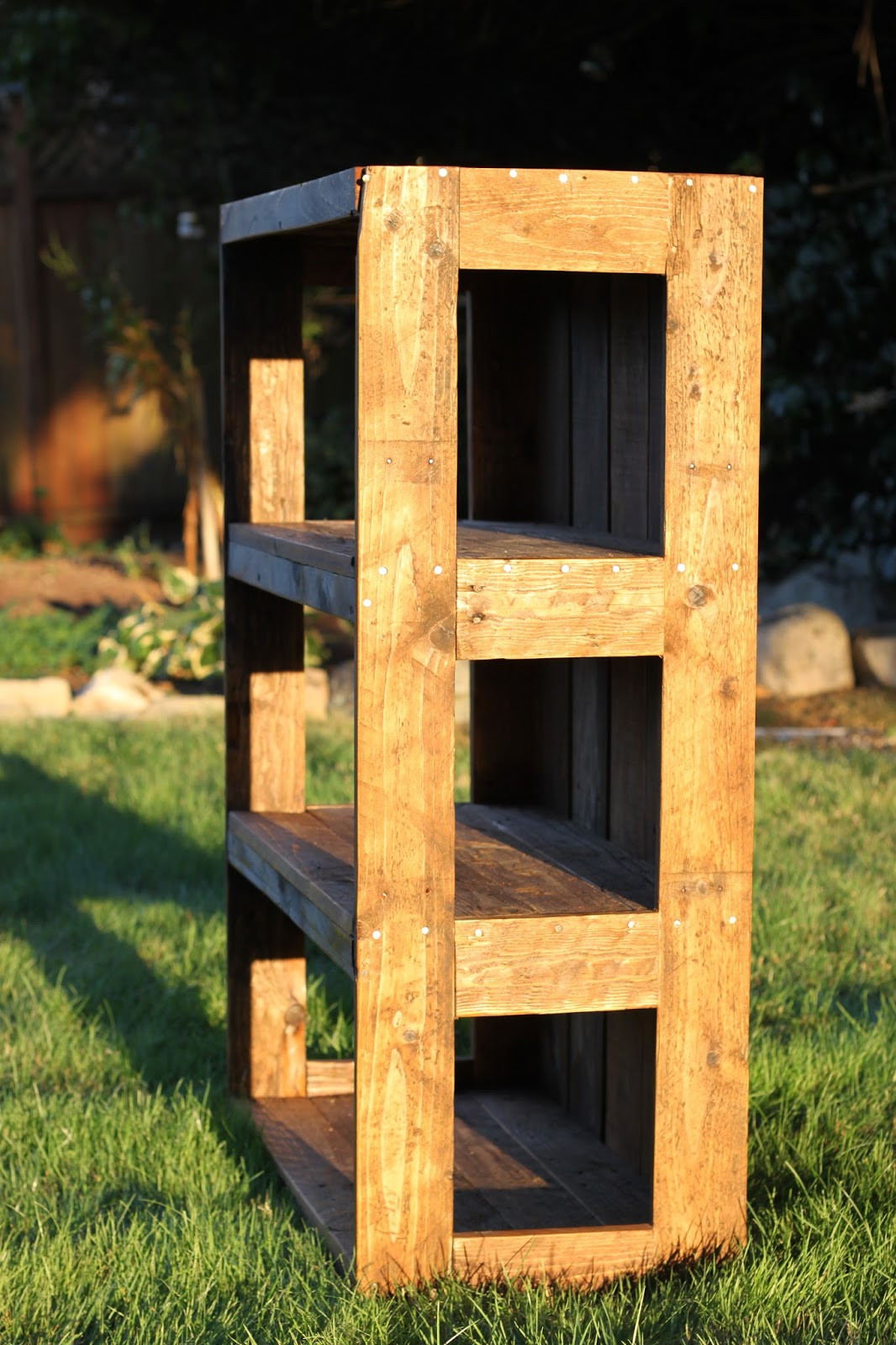 Wooden Bookshelf DIY
 Made with Love that Can be Felt DIY Pallet Bookshelf 