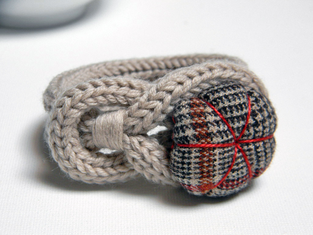 Yarn Anklet
 Taupe knitted wool yarn bracelet Noemi handsewn flower