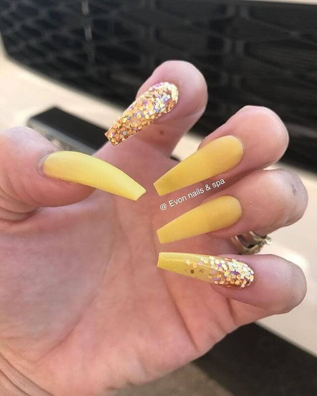 Yellow Glitter Nails
 25 Gorgeous Yellow Nails to Spice Up Your Fashion
