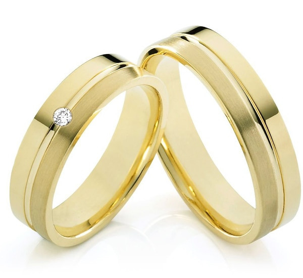 Yellow Gold Wedding Rings Sets For His And Her
 custom tailor Jewelry yellow Gold Plating titanium