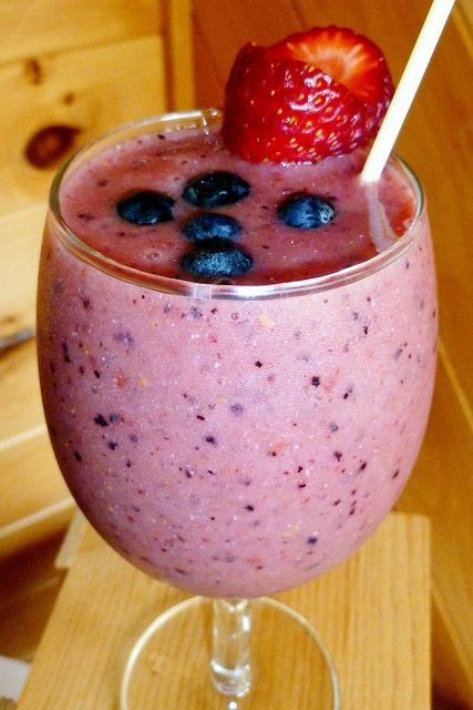 Yogurt Smoothie Recipes With Frozen Fruit
 17 Best images about Food Sluuuuuurp it up on Pinterest