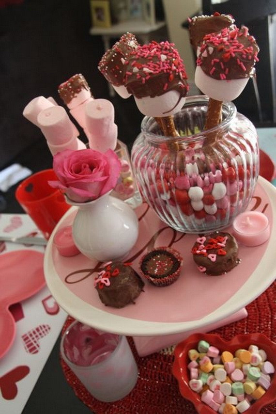 Amazing Valentines Day Ideas
 Amazing Romantic Table Centerpiece Decorating Ideas for