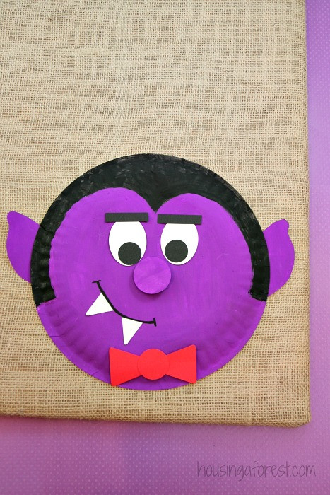 Arts And Craft For Halloween
 Paper Plate Dracula