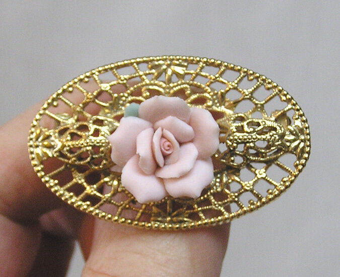 Brooches Ceramic
 Vintage Jewelry Brooch Goldtone Openwork with a Ceramic