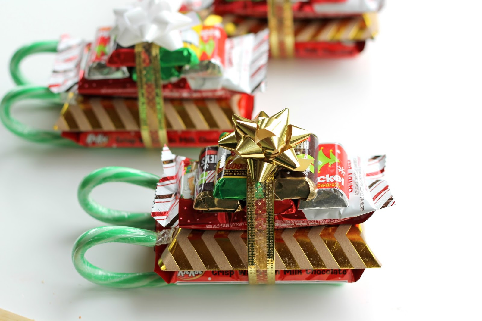 Diy Christmas Gift For Teacher
 DIY Candy Cane Sleighs Teacher Neighbor Friend or Kid