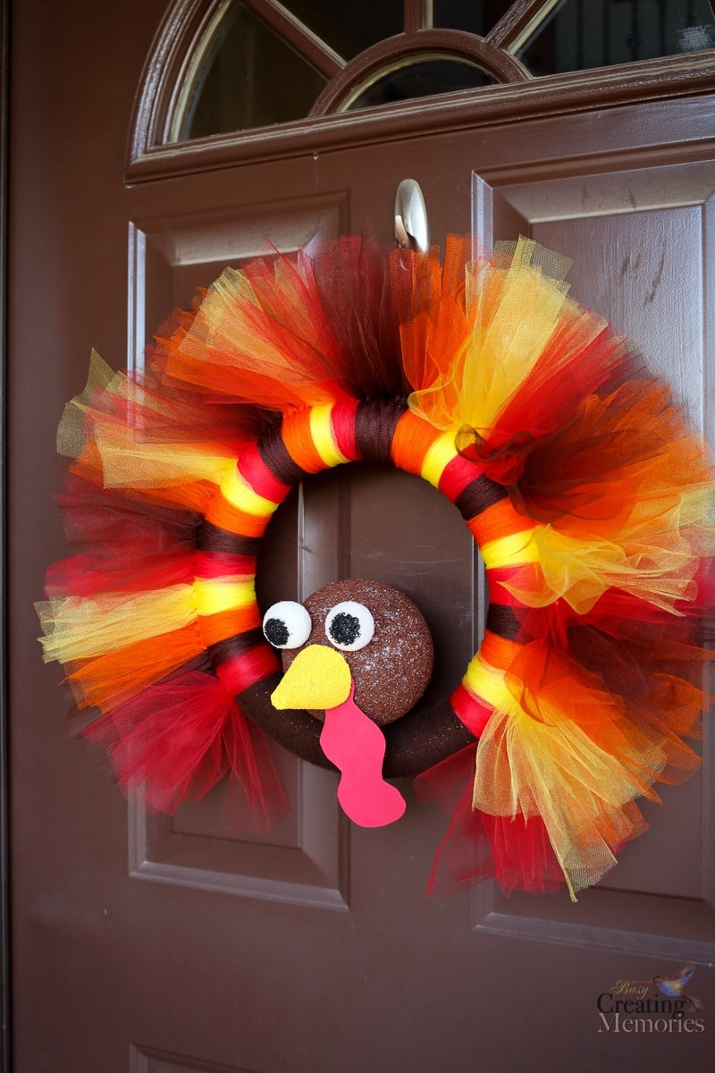 Diy Thanksgiving Wreaths
 DIY Turkey Tulle Wreath Best Thanksgiving Wreath for your door
