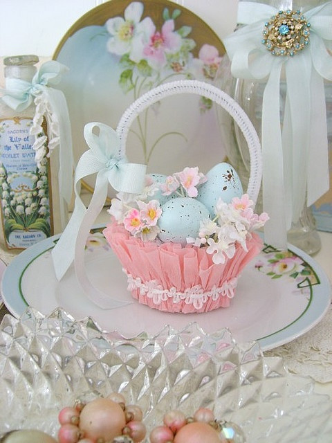 Easter Basket Decorating Ideas
 17 Best images about IDEAS FOR MY EASTER WEDDING 2014 on