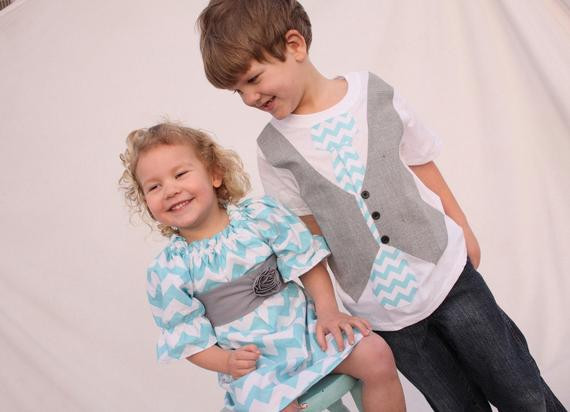Easter Picture Ideas For Siblings
 Sibling Easter outfits Chevron Easter sibling outfits Easter