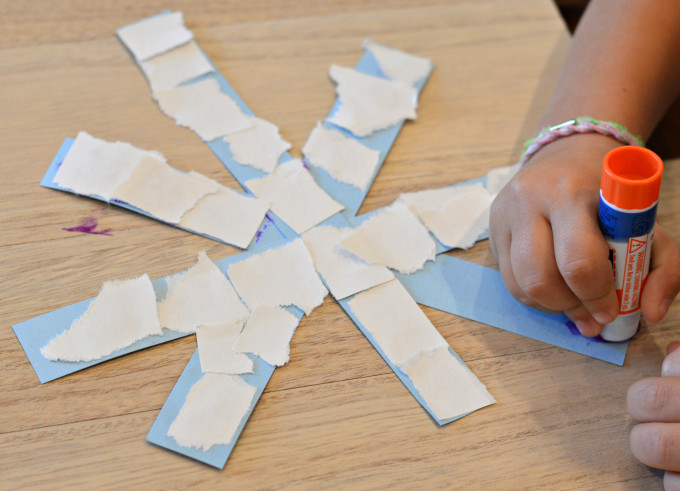 Easy Preschool Winter Crafts
 Super Easy Paper Snowflake Craft Winter Activities for Kids