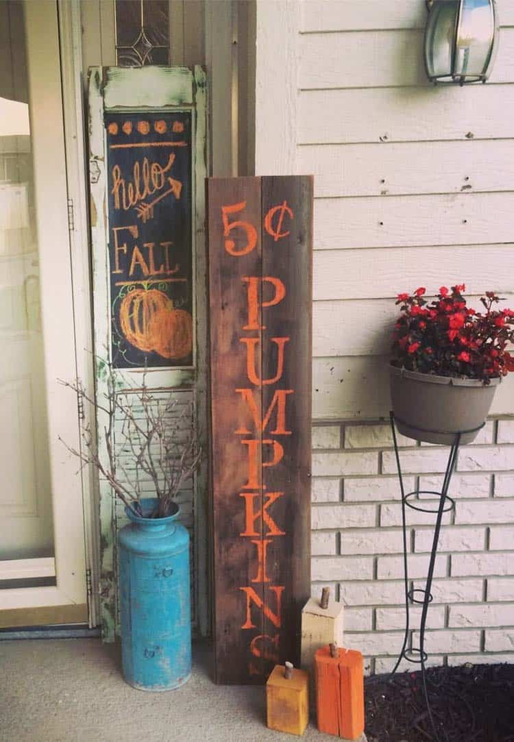 Fall Wood Decor
 40 Amazing ways to decorate your front door with fall style
