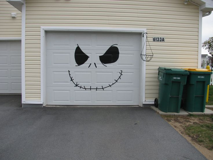 Garage Door Halloween Decor
 Best 25 Halloween garage door ideas on Pinterest