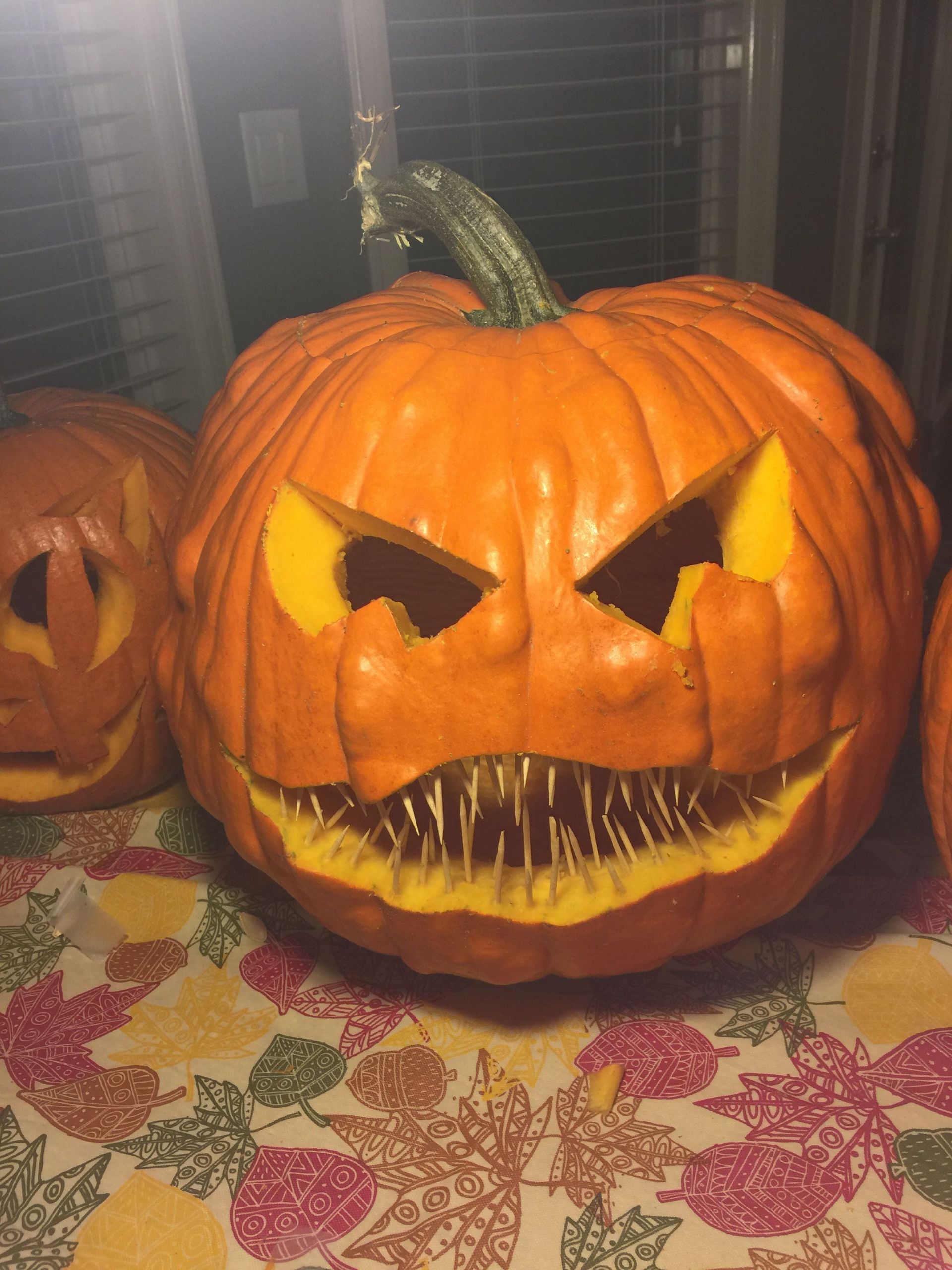 Halloween Carvings Ideas
 Easy pumpkin carving idea with toothpicks Creative