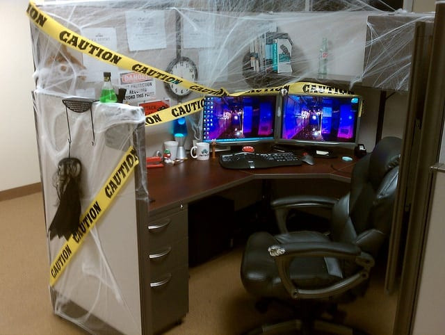 Halloween Desk Decorating Ideas
 10 Halloween Decorating Ideas for Your fice Cubicle