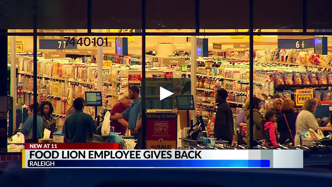 Is Food Lion Open Thanksgiving Day
 GOOD EXCLUSIVE PKG Raleigh Food Lion Employee Helping
