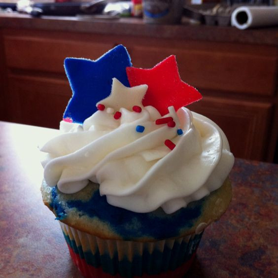 Labor Day Cakes Ideas
 Labor day cupcake with fondant stars instead of picks