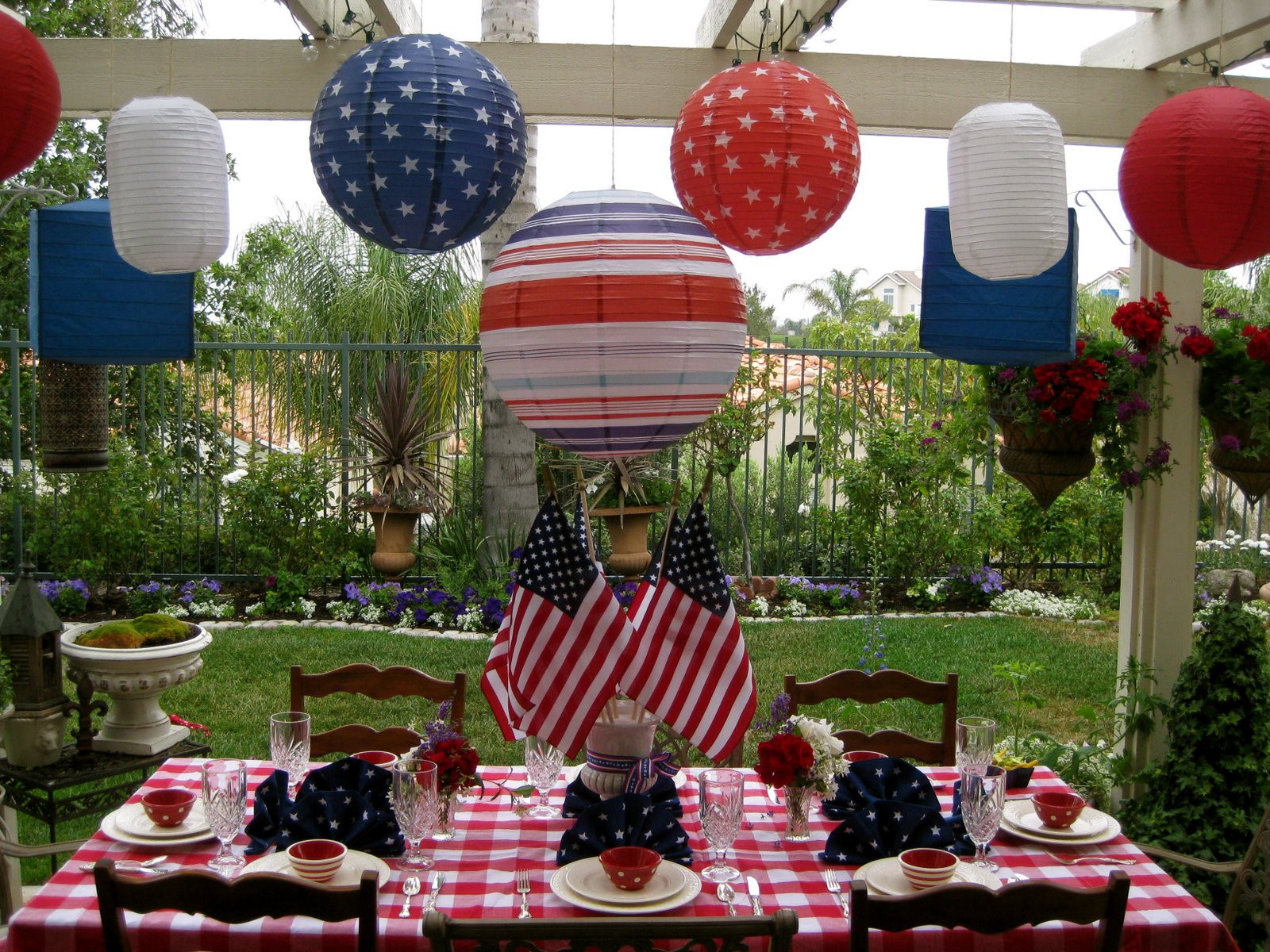 Memorial Day Decor Ideas
 Get Inspired Take a Look at These 8 Patriotic Outdoor